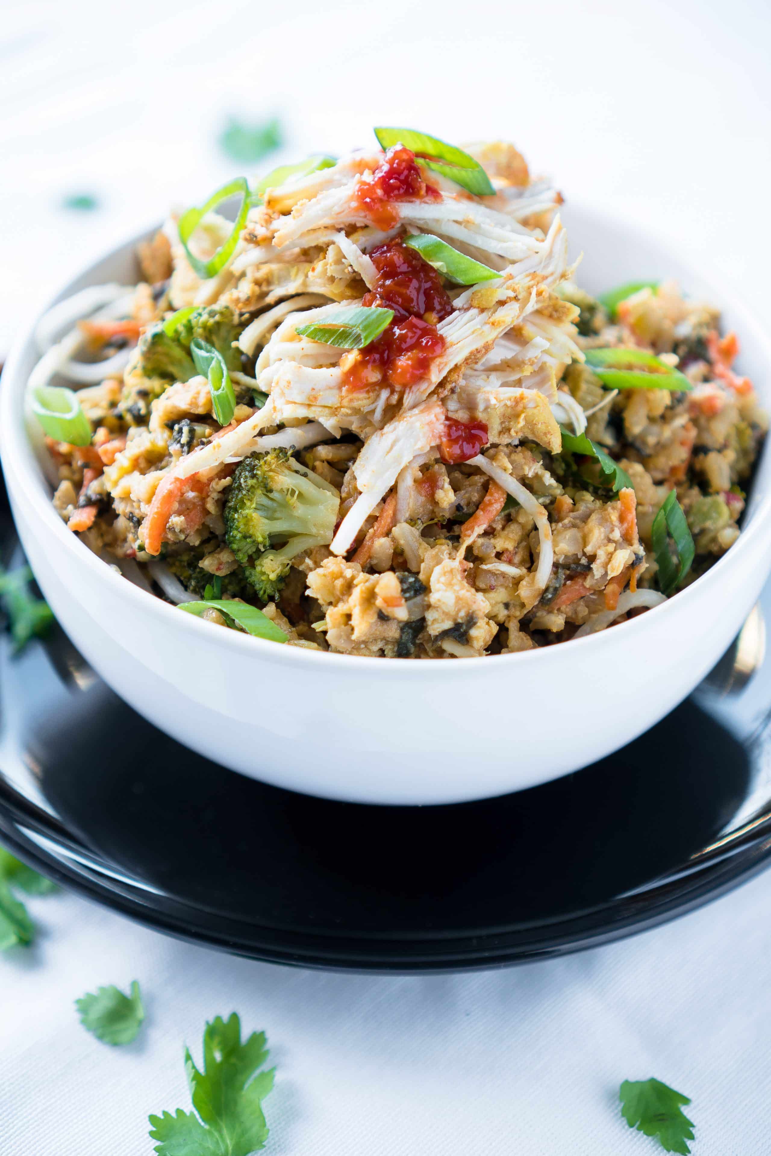 Healthy Fried Rice – 30 min recipe for Healthy Fried Rice with gluten-free chili garlic peanut sauce! Using wholesome ingredients like brown rice, coconut oil, broccoli, spinach, carrots, celery, and bean sprouts. Serve as a vegetarian dish or top with shredded chicken for a full meal! ♥ | freeyourfork.com