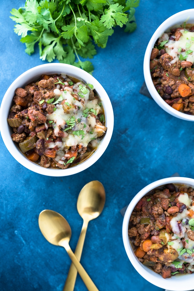3-Bean Slow Cooker Turkey Chili - Healthy recipe for 3-Bean Slow Cooker Turkey Chili! Using fresh vegetables, canned beans, lean ground turkey, and savory spices. Gluten free & high-protein! freeyourfork.com